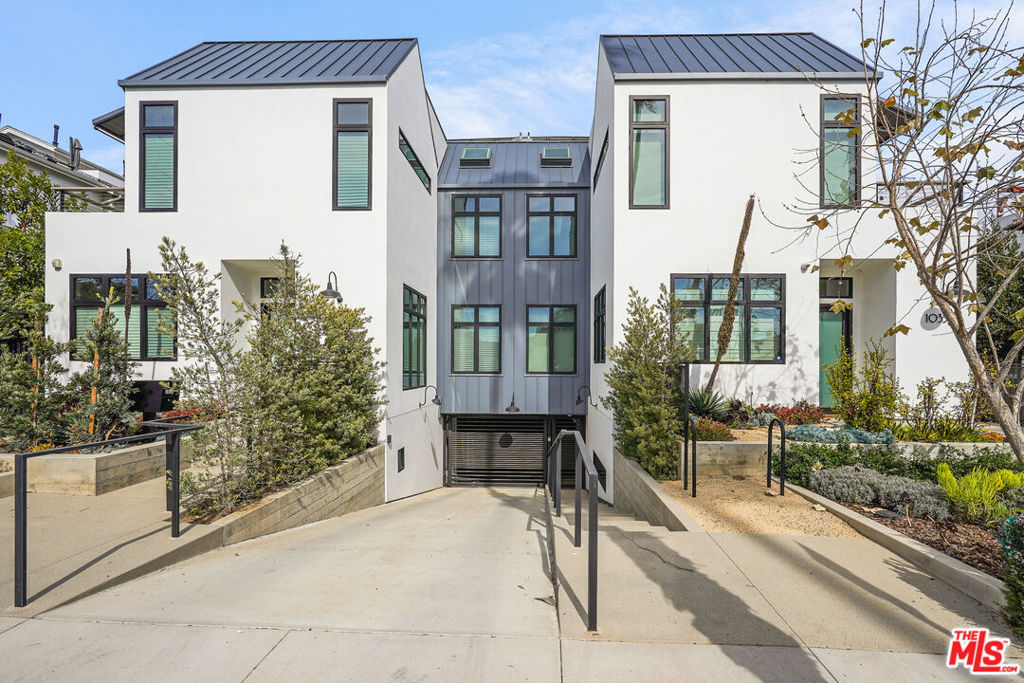 Properties 1 1037 21st Street