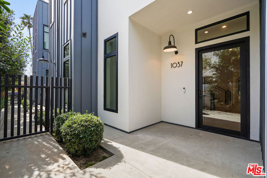 Properties 2 1037 21st Street