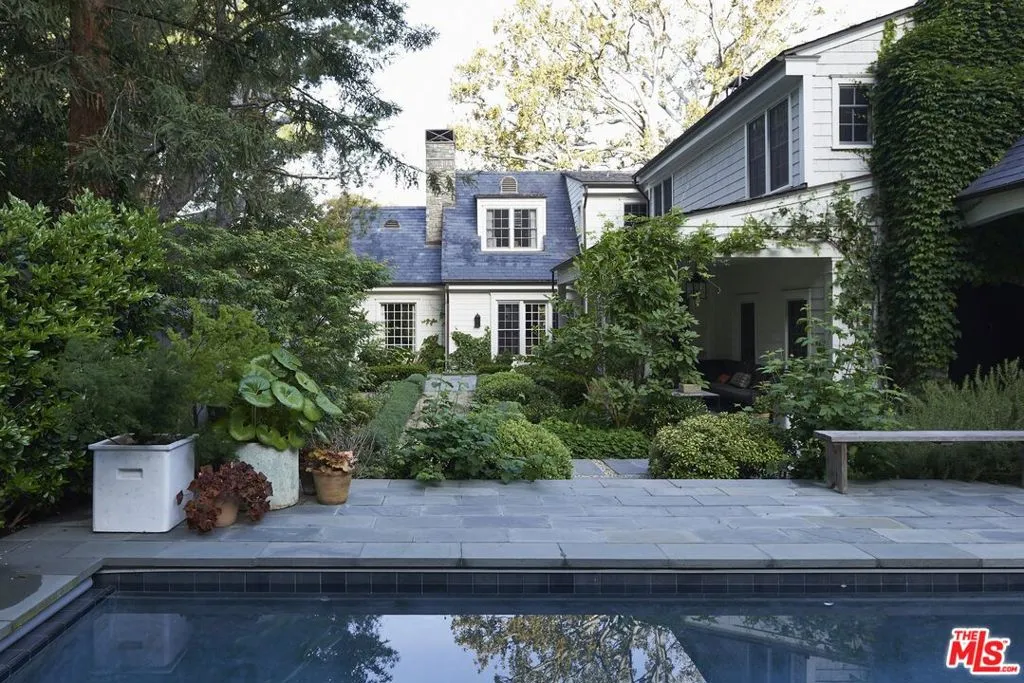 Santa Monica, California 90402, United States, 4 Bedrooms Bedrooms, ,5 BathroomsBathrooms,Residential,Active,10034