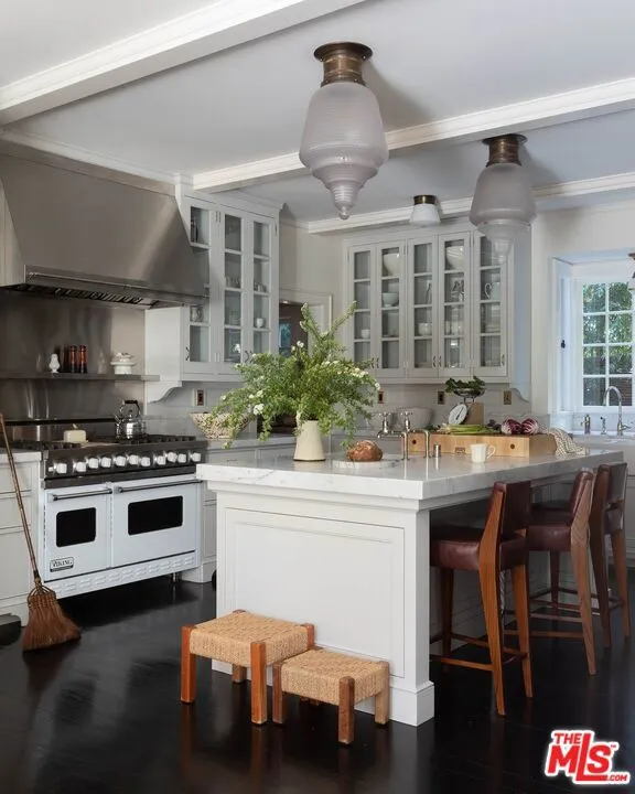 Santa Monica, California 90402, United States, 4 Bedrooms Bedrooms, ,5 BathroomsBathrooms,Residential,Active,10034