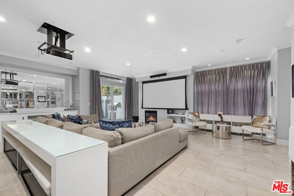 Properties 4 6099 S Seabluff Drive