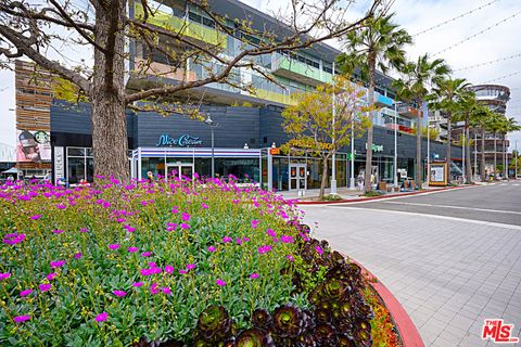 A home in Playa Vista