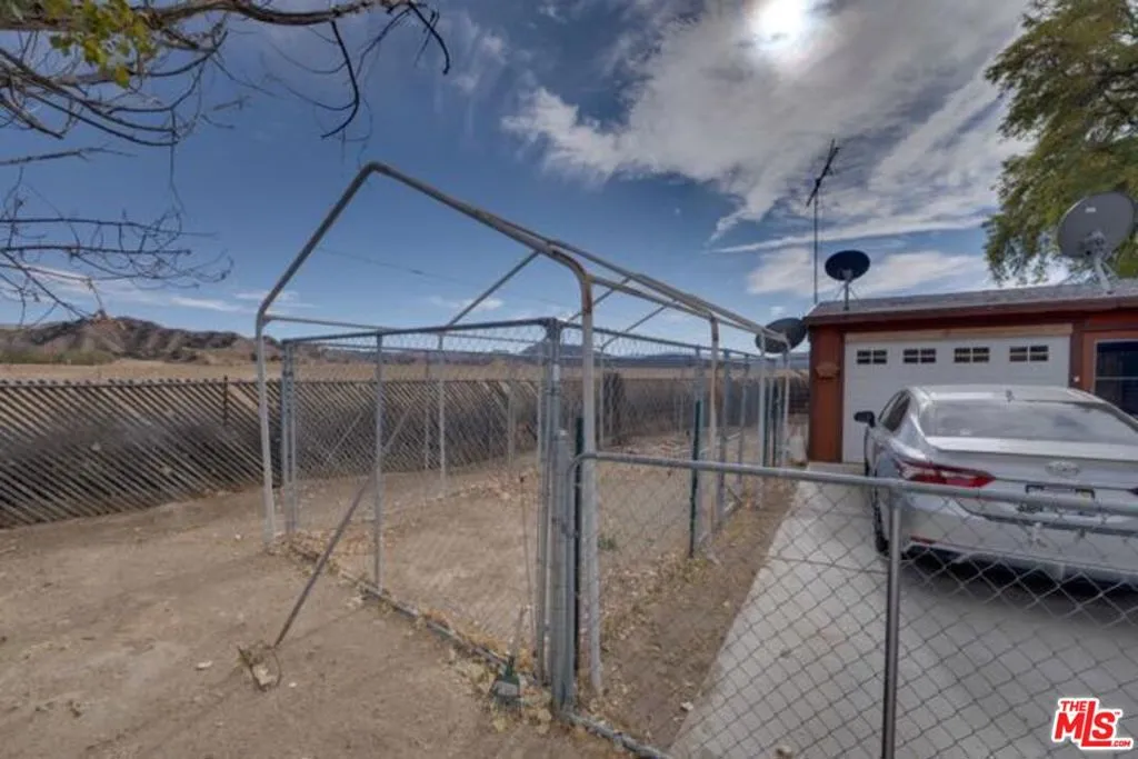 Cuyama, California 93252, United States, 2 Bedrooms Bedrooms, ,1 BathroomBathrooms,Residential,Active,33308