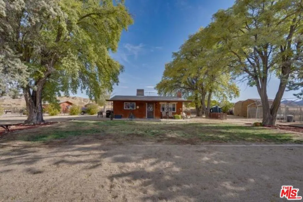 Cuyama, California 93252, United States, 2 Bedrooms Bedrooms, ,1 BathroomBathrooms,Residential,Active,33308