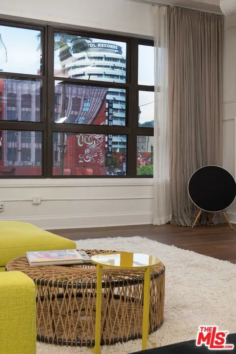 Los Angeles, California 90028, United States, 1 Bedroom Bedrooms, ,2 BathroomsBathrooms,Residential,Active,63541