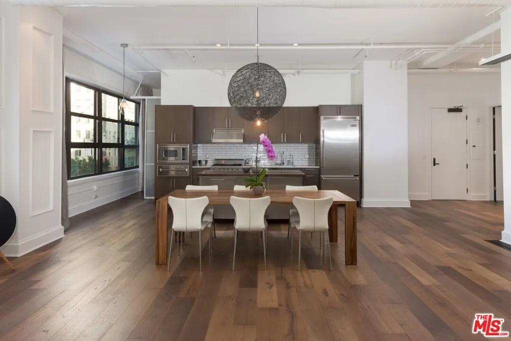 Los Angeles, California 90028, United States, 1 Bedroom Bedrooms, ,2 BathroomsBathrooms,Residential,Active,63541