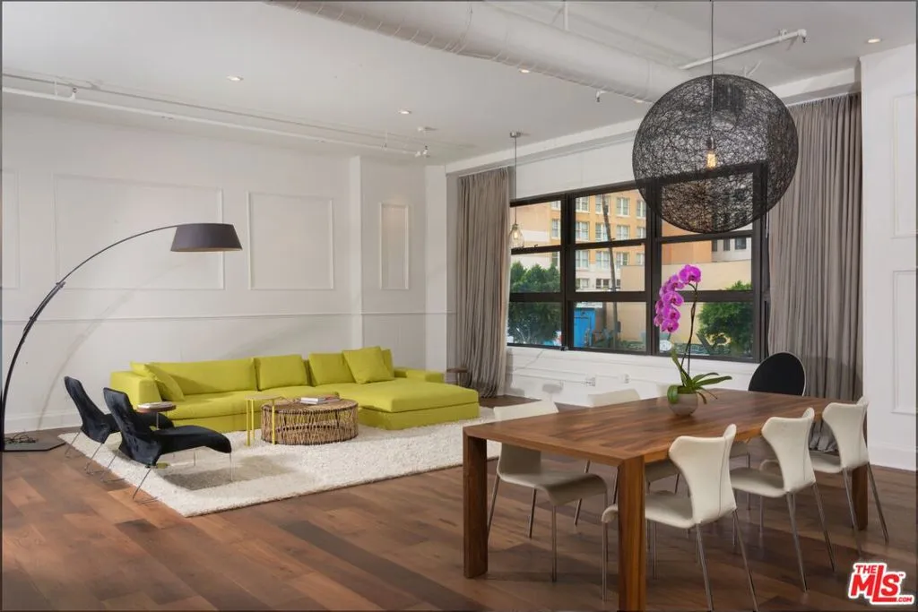 Los Angeles, California 90028, United States, 1 Bedroom Bedrooms, ,2 BathroomsBathrooms,Residential,Active,63541