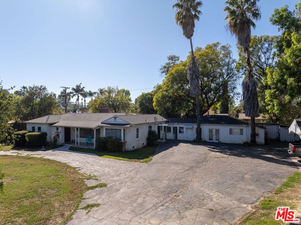 Properties 1 6655 Lindley Avenue