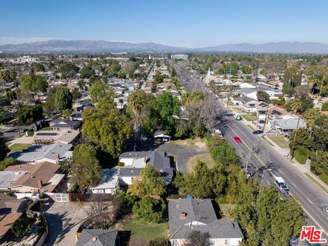 A home in Reseda