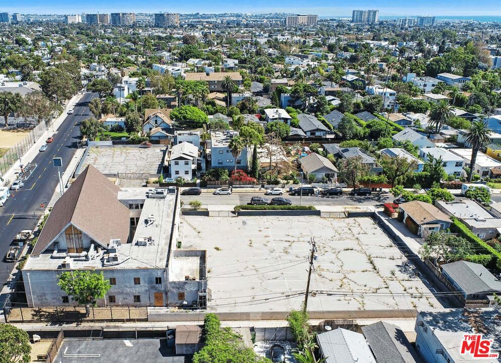 Properties 4 685 Westminster Avenue