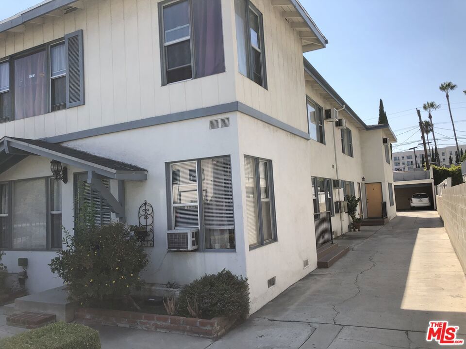 1137 Wilcox Place