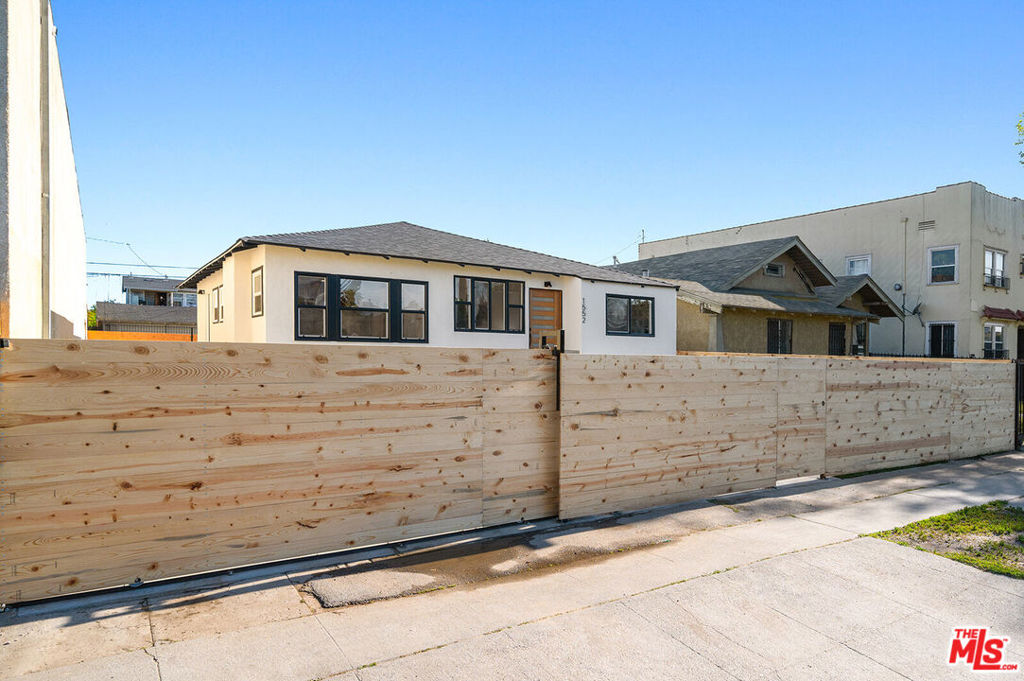 1552 W Vernon Avenue 2