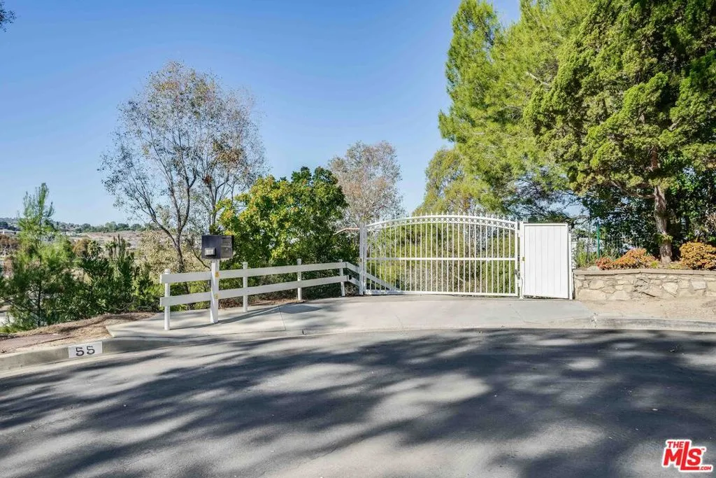 Rolling Hills Estates, California 90274, United States, 5 Bedrooms Bedrooms, ,5 BathroomsBathrooms,Residential,Active,16545