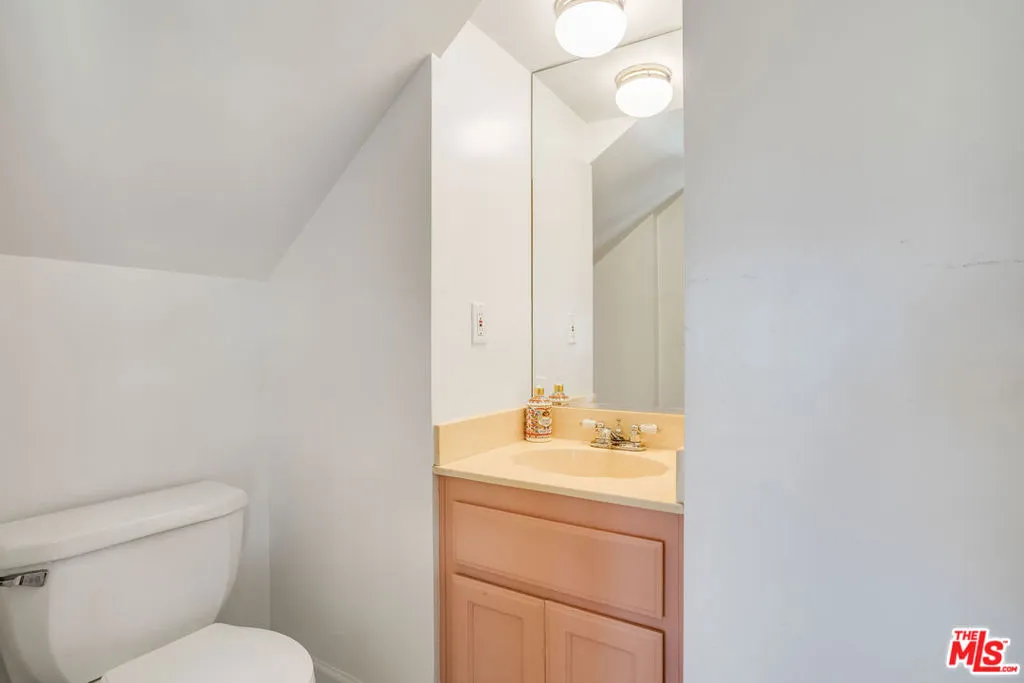 Rolling Hills Estates, California 90274, United States, 5 Bedrooms Bedrooms, ,5 BathroomsBathrooms,Residential,Active,16545