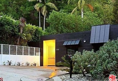 2100 Roscomare Road Los Angeles CA 90077
