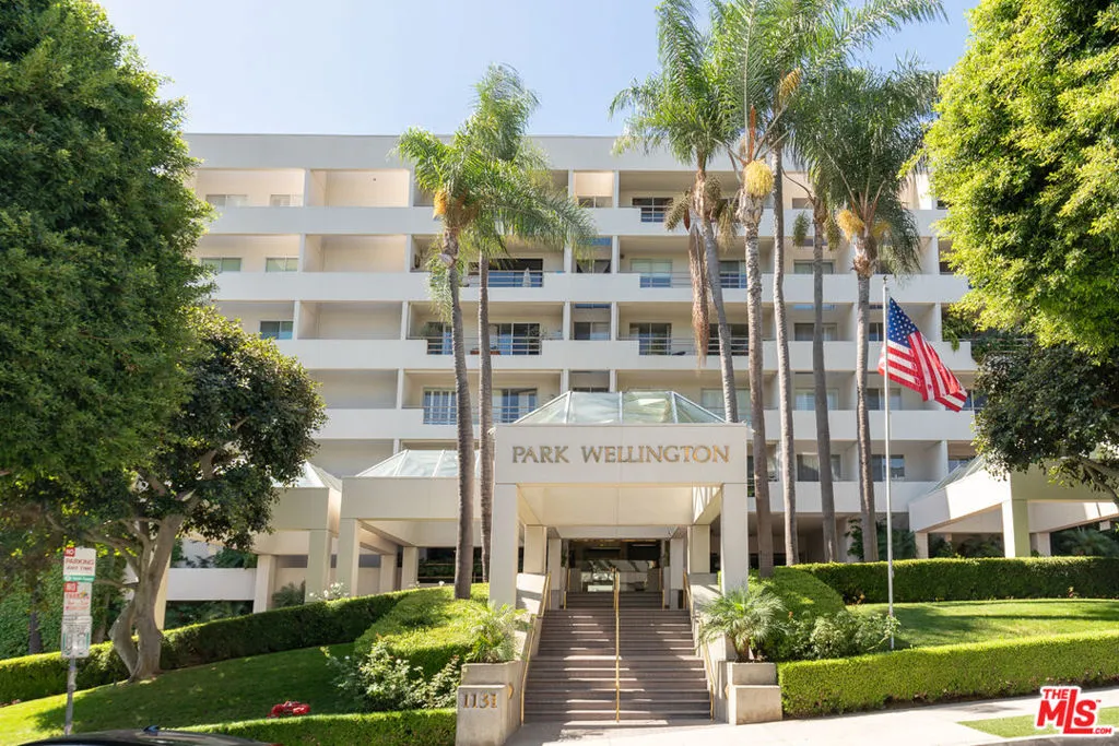 West Hollywood, California 90069, United States, 1 Bedroom Bedrooms, ,2 BathroomsBathrooms,Residential,Active,103076