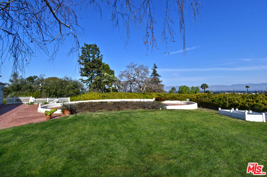 Properties 4 4141 Knobhill Drive