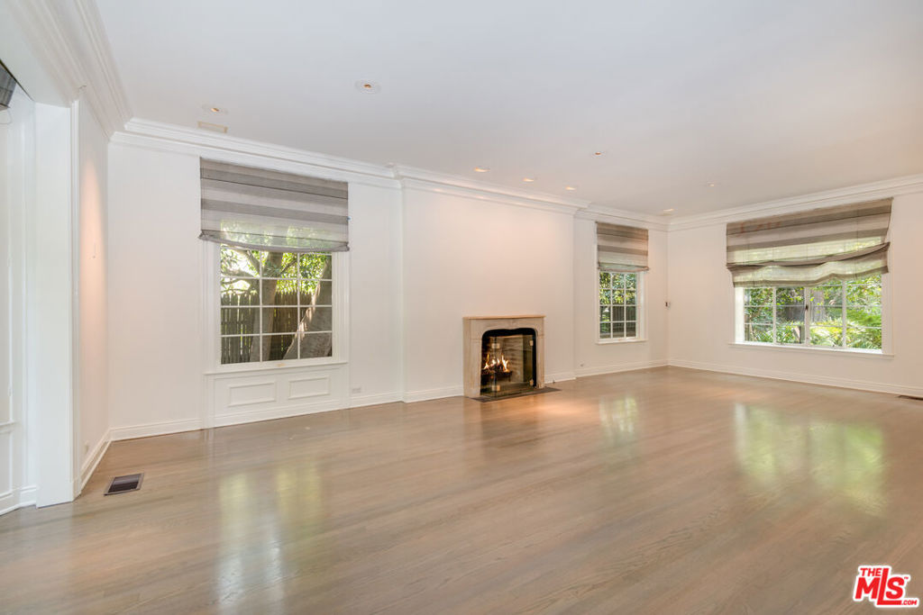 Properties 3 718 N Palm Drive