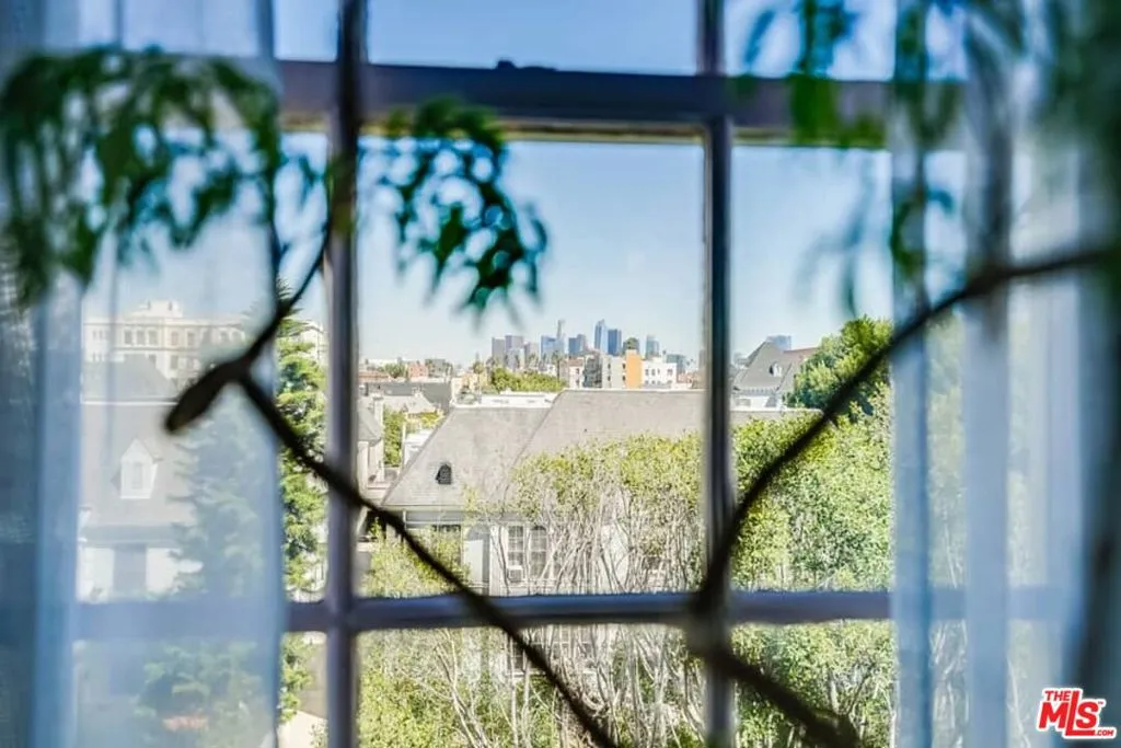 Los Angeles, California 90005, United States, 1 Bedroom Bedrooms, ,1 BathroomBathrooms,Residential,Pending,15469