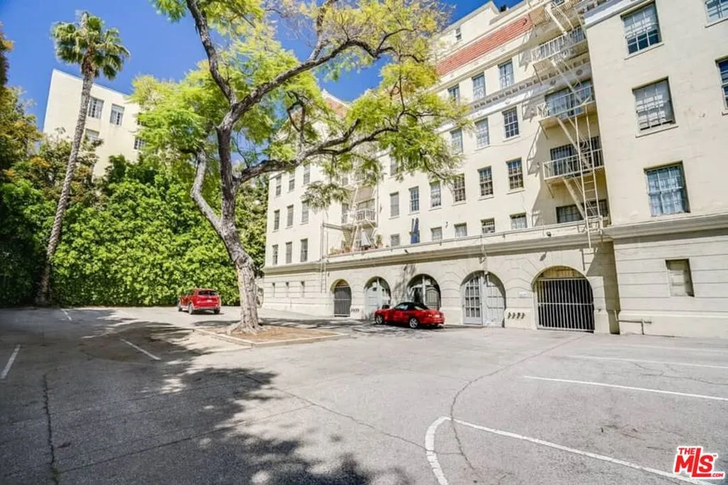 Los Angeles, California 90005, United States, 1 Bedroom Bedrooms, ,1 BathroomBathrooms,Residential,Pending,15469