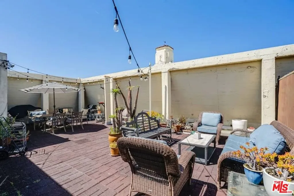 Los Angeles, California 90005, United States, 1 Bedroom Bedrooms, ,1 BathroomBathrooms,Residential,Pending,15469