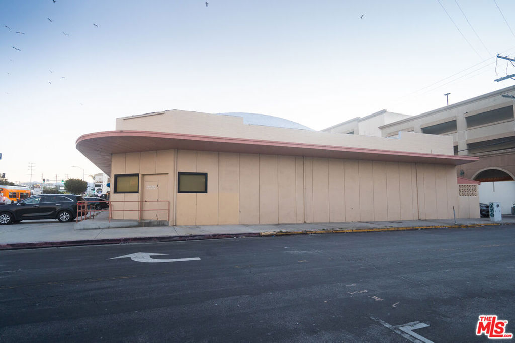 Properties 3 9432 Venice Boulevard