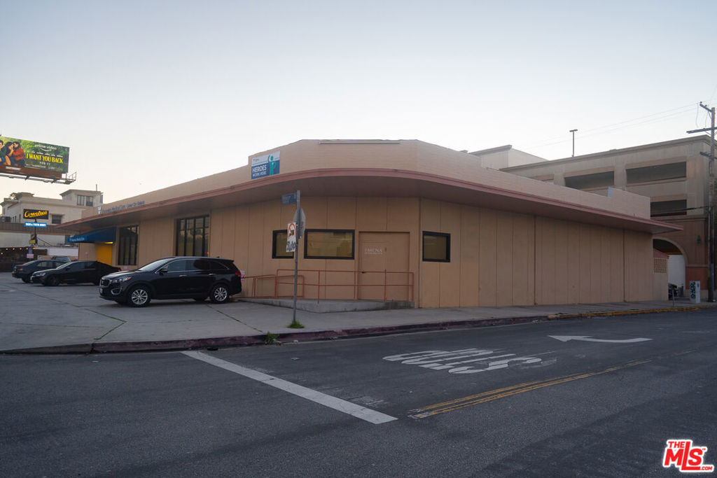 Properties 2 9432 Venice Boulevard