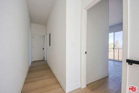 listing image 122