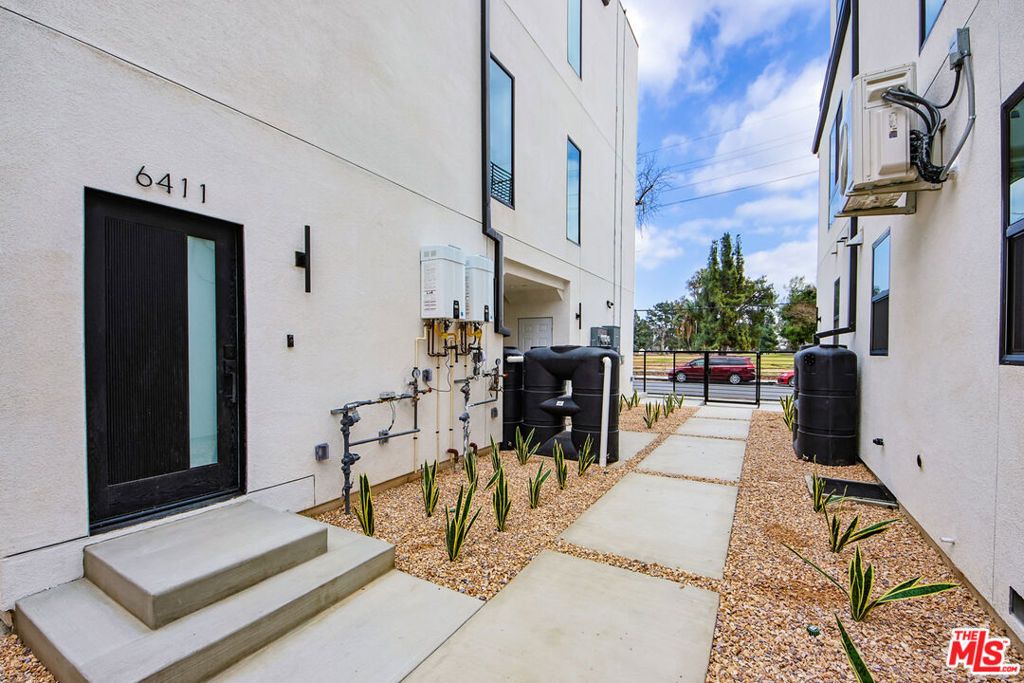 listing image 128