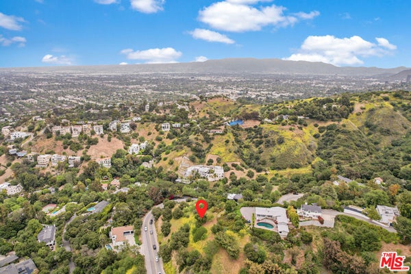 3301 COLDWATER CANYON AVE, STUDIO CITY, CA 91604 - Image 7cb2dab7dcf00898b71c0e0bf2cf05dc/1888199629