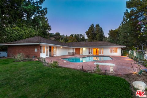 500 Leslie Lane Beverly Hills CA 90210