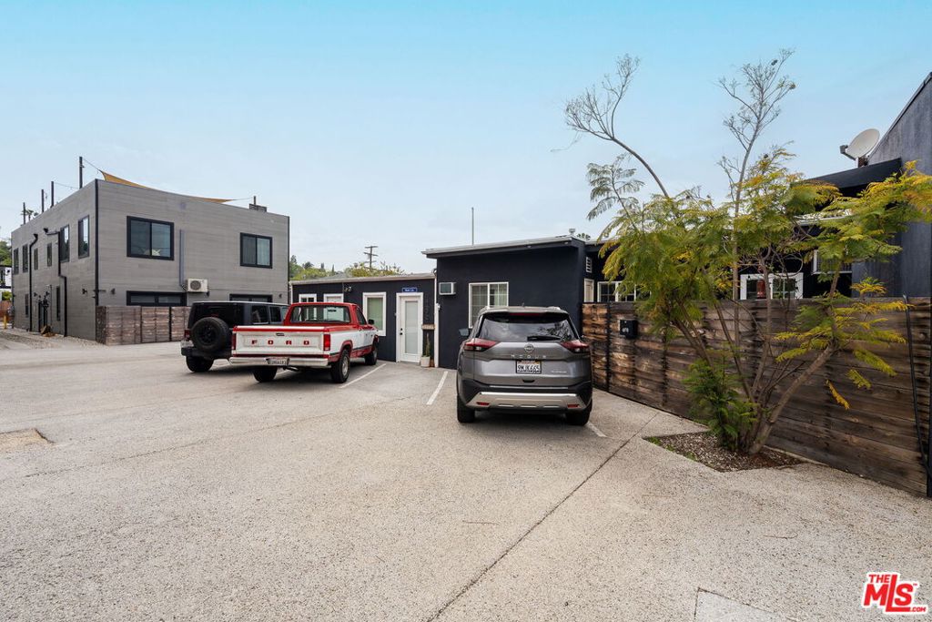 Properties 3 4666 York Boulevard