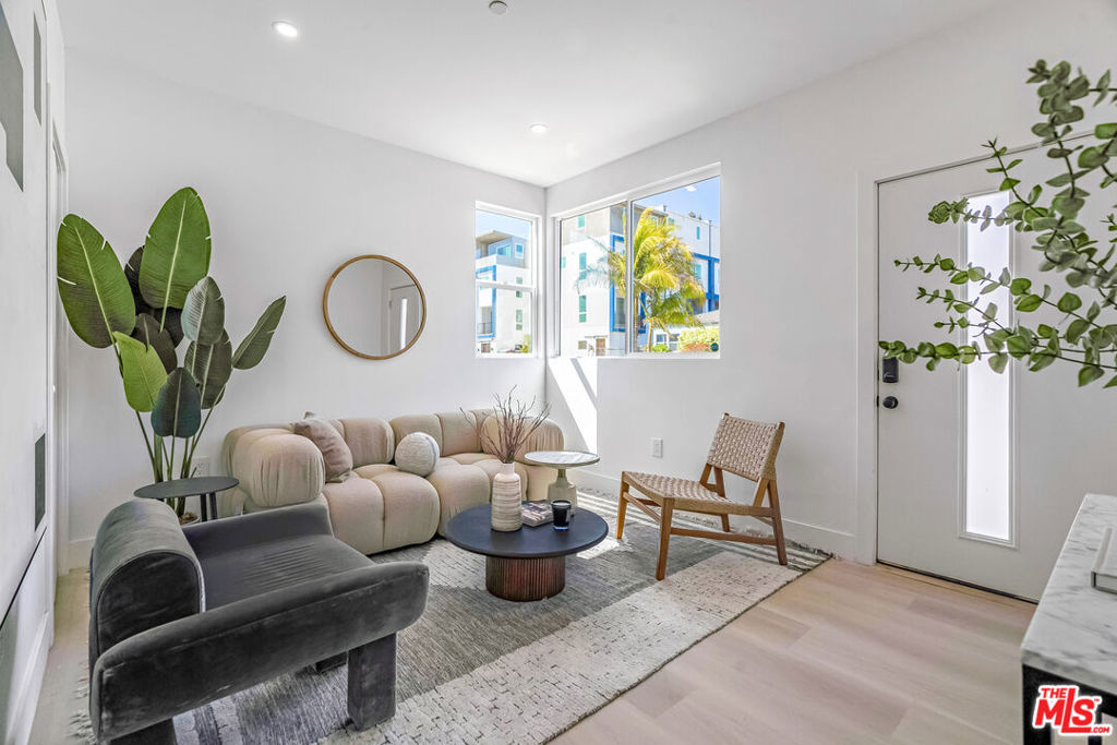 Properties 4 5832 David Avenue