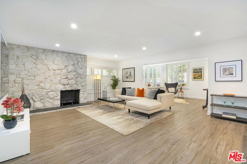 419 N Oakhurst Drive 101
