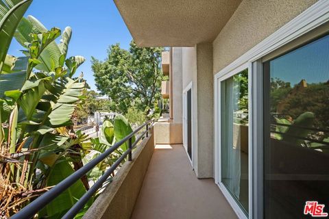 A home in Studio City