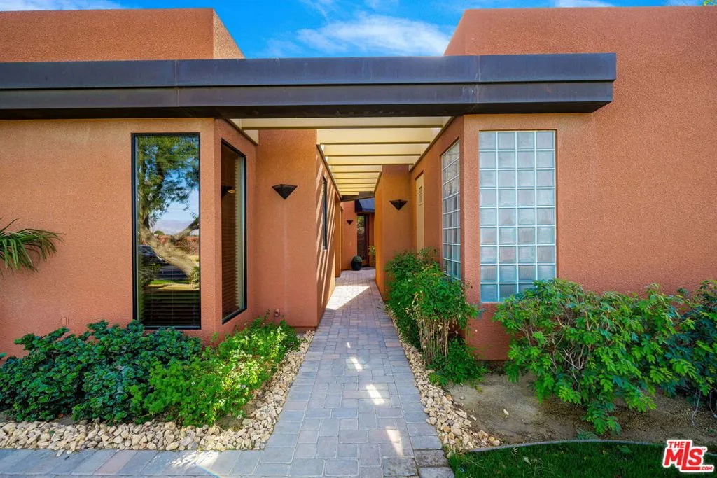 La Quinta, California 92253, United States, 3 Bedrooms Bedrooms, ,4 BathroomsBathrooms,Residential,Active,21958