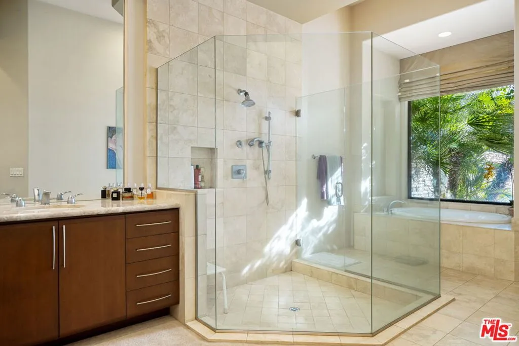 La Quinta, California 92253, United States, 3 Bedrooms Bedrooms, ,4 BathroomsBathrooms,Residential,Active,21958