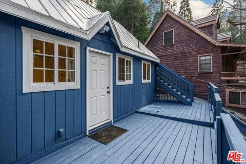 MLS: 25495319