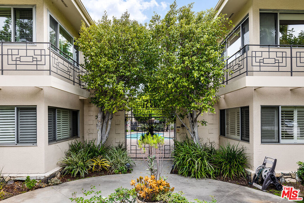 1250 S Orange Grove Boulevard 7