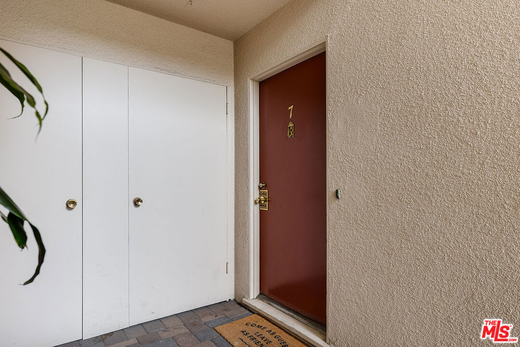 1250 S Orange Grove Boulevard 7