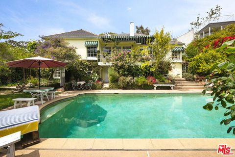 Single Family Residence in Los Angeles CA 7954 Woodrow Wilson Drive.jpg