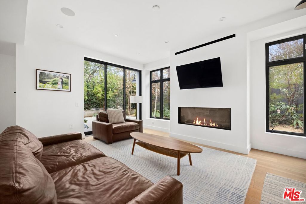 Properties 1 1037 21st Street