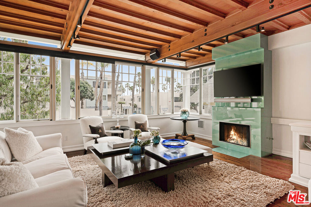 Properties 4 133 Ocean Park Boulevard