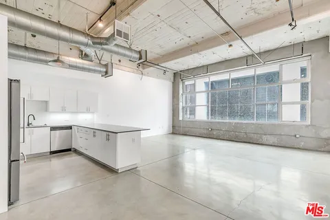 MLS: 25509251