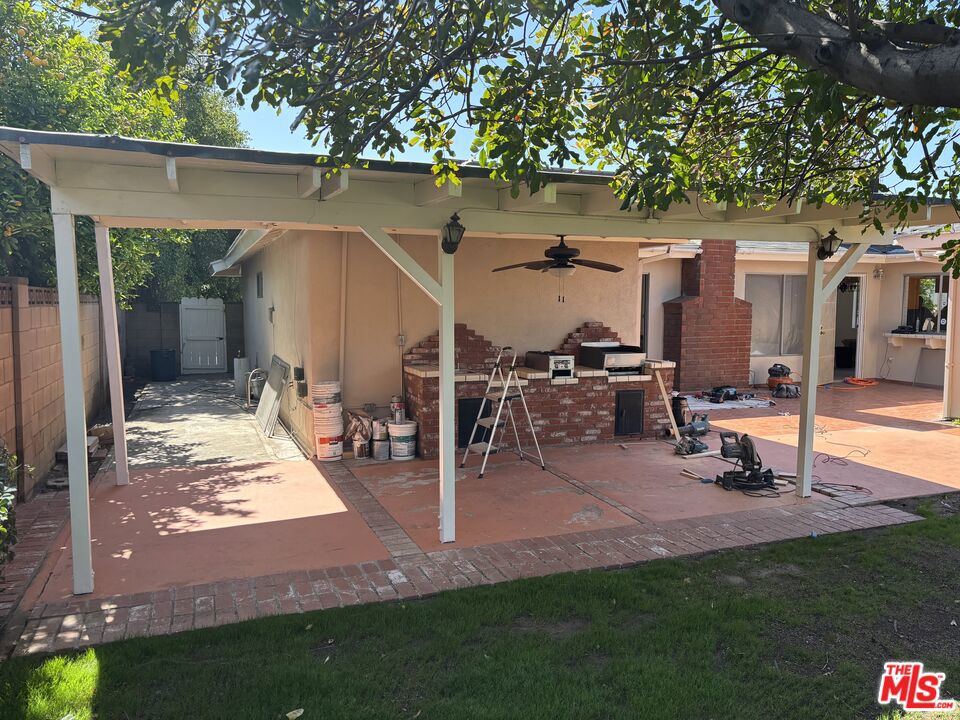 Properties 3 14655 Fox Street