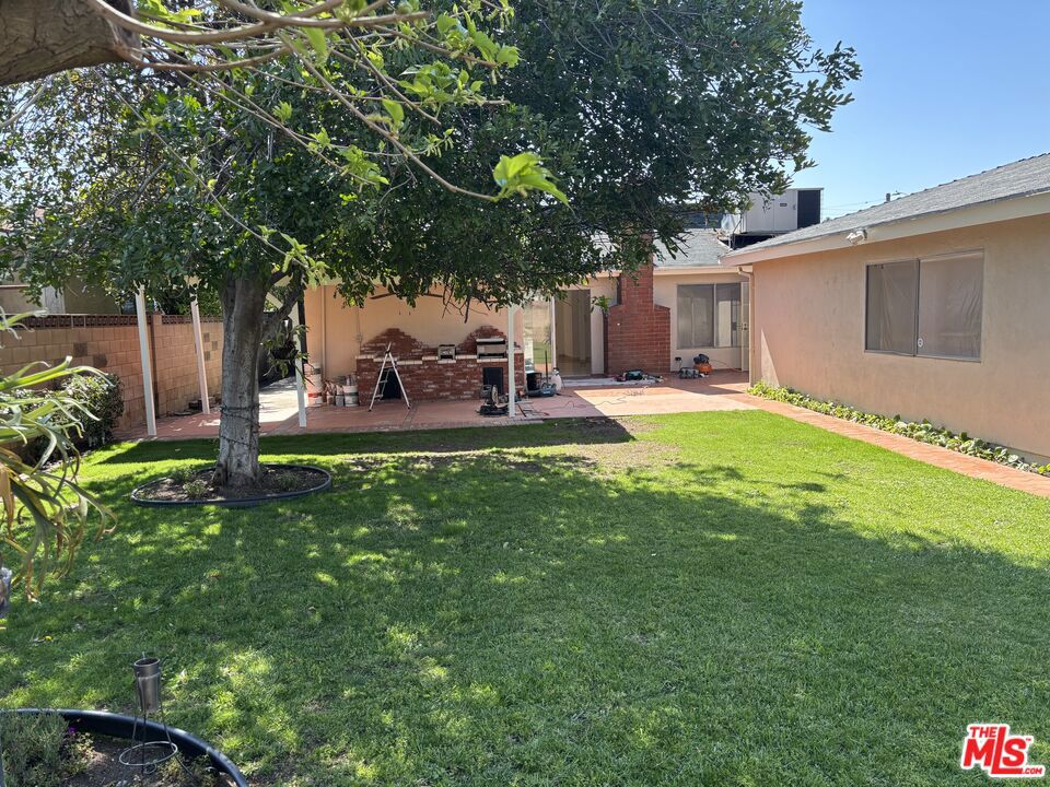 Properties 1 14655 Fox Street