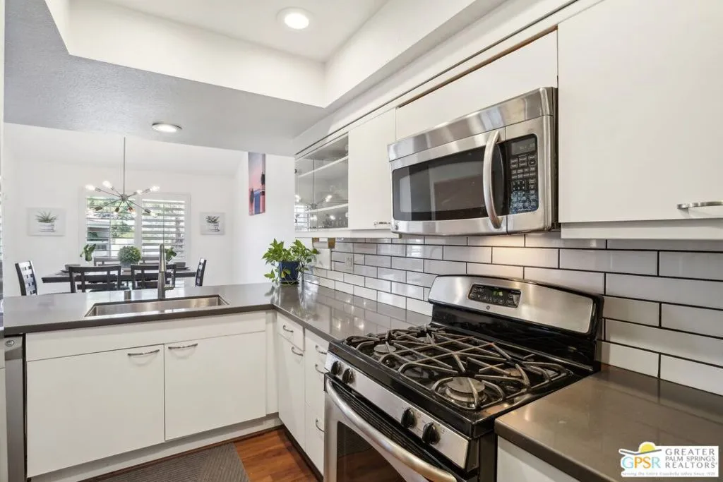 Cathedral City, California 92234, United States, 2 Bedrooms Bedrooms, ,2 BathroomsBathrooms,Residential,Active,22979