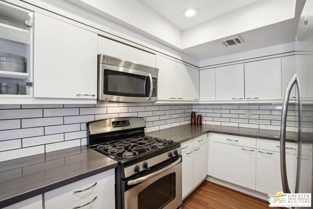 Cathedral City, California 92234, United States, 2 Bedrooms Bedrooms, ,2 BathroomsBathrooms,Residential,Active,22979