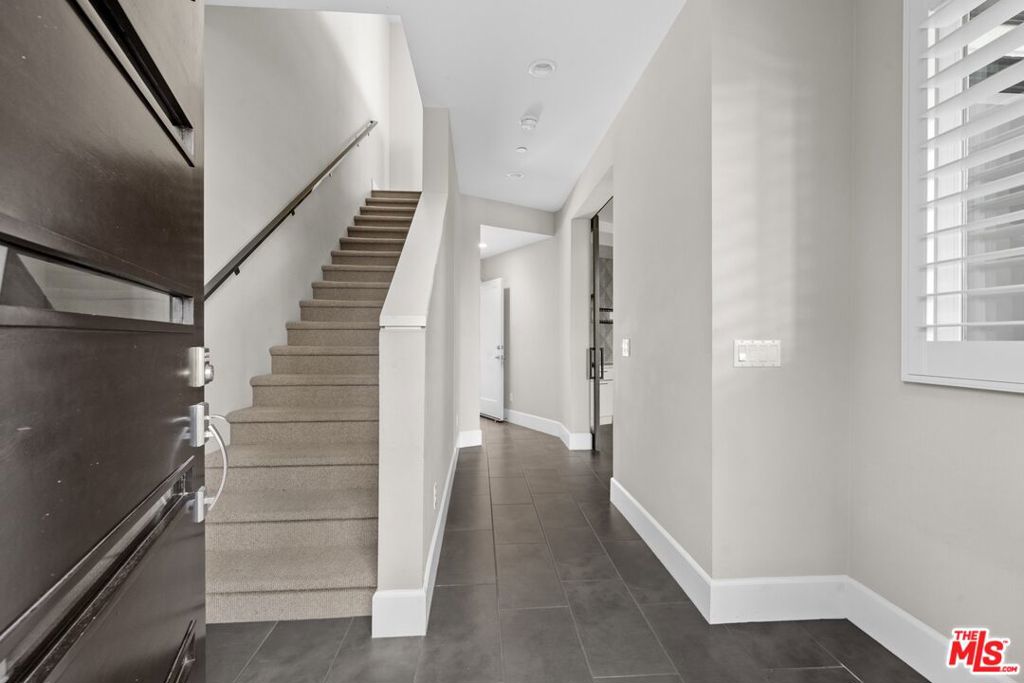 Properties 4 5909 Coral Place
