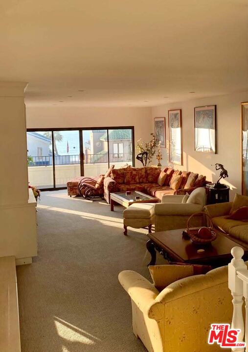 Properties 2 201 Redlands Street